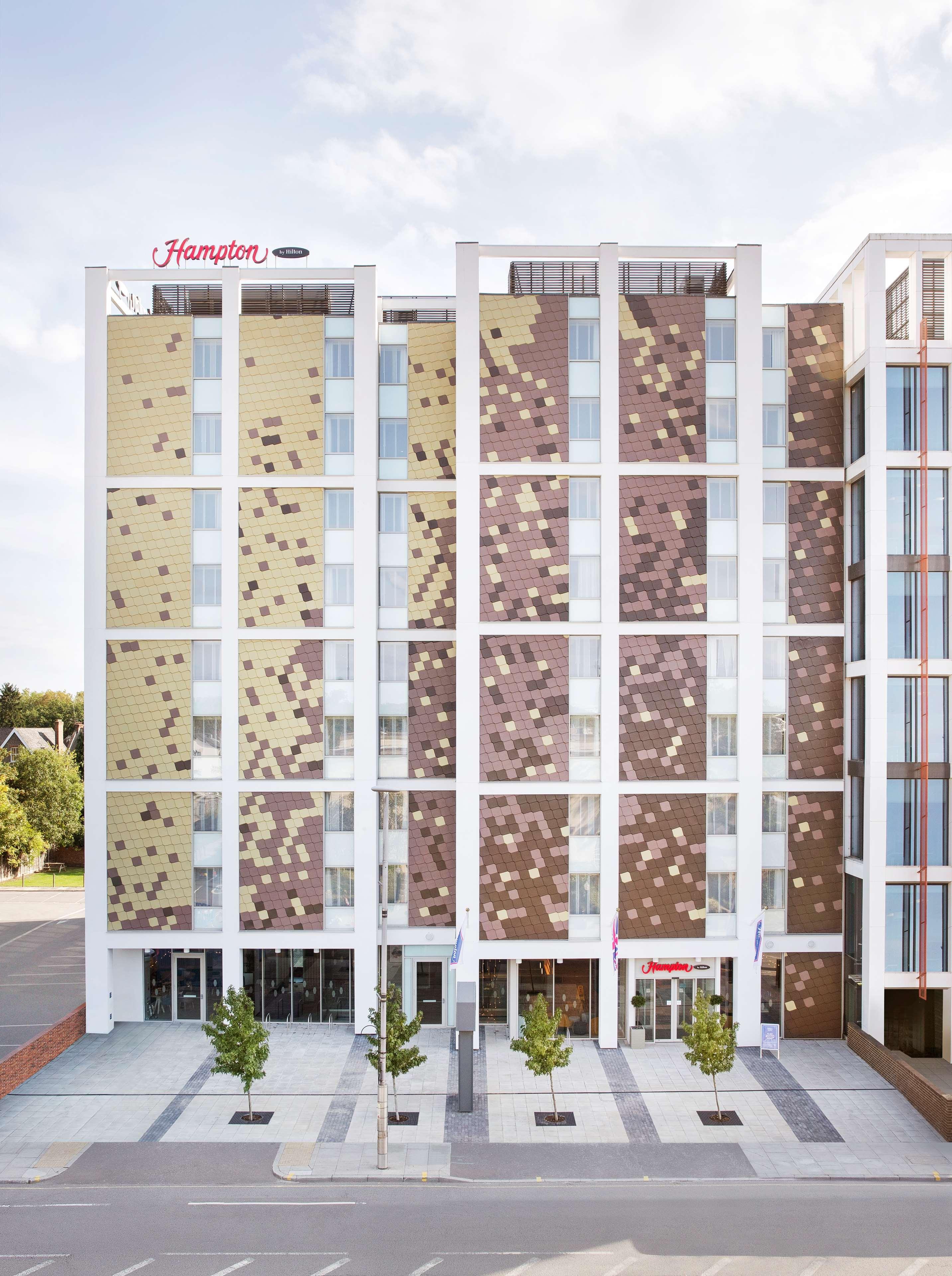 Hampton By Hilton London Ealing Hotel Exterior photo